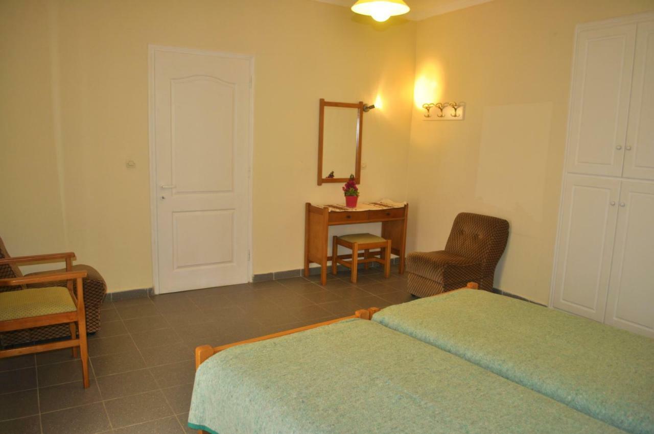 Holiday Studio Apartments Yannis On Agios Gordios Beach In Corfu Esterno foto