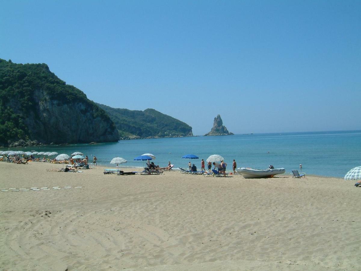 Holiday Studio Apartments Yannis On Agios Gordios Beach In Corfu Esterno foto
