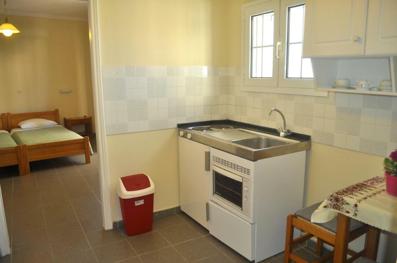 Holiday Studio Apartments Yannis On Agios Gordios Beach In Corfu Esterno foto